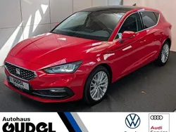 Pure red Gebraucht 2022 Seat Leon XCELLENCE Limousine | 20.540 € (Guter Preis)