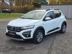 Weiß Gebraucht 2022 Dacia Sandero Stepway Limousine | 12.999 € (Fairer Preis)