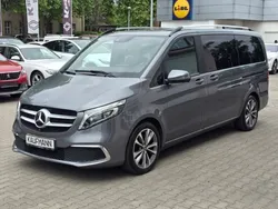 Grau Gebraucht 2020 Mercedes V300 Avantgarde Van / Kleinbus | 49.890 € (Guter Preis)