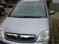 Silber Gebraucht 2006 Opel Meriva Van / Kleinbus | 2.250 € (Etwas zu teuer)