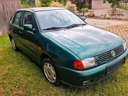 Grün Gebraucht 1998 VW Polo Classicline Limousine | 1.299 € (Fairer Preis)