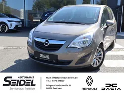Grau Gebraucht 2013 Opel Meriva Active Van / Kleinbus | 10.487 € (Teuer)