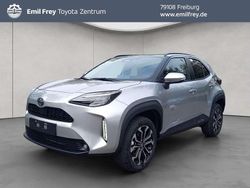 Shimmering silver metall Neu 2025 Toyota Yaris Hybrid SUV | 28.690 € (Guter Preis)