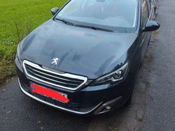 Blau Gebraucht 2015 Peugeot 308 Allure Kombi | 10.500 € (Fairer Preis)