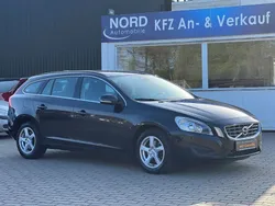 Schwarz Gebraucht 2013 Volvo V60 Momentum Kombi | 6.499 € (Fairer Preis)