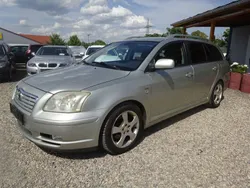 Grau Gebraucht 2005 Toyota Avensis Sol Kombi | 1.100 €