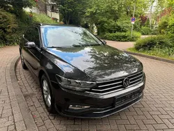Grau Gebraucht 2022 VW Passat Business Kombi | 21.900 € (Guter Preis)