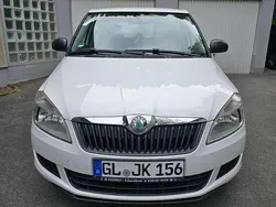 Weiß Gebraucht 2011 Skoda Fabia Classic Kombi | 2.900 € (Guter Preis)