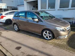 Monolithggrau Gebraucht 2014 Mercedes B180 Van / Kleinbus | 12.498 € (Fairer Preis)