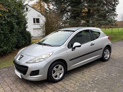 Silber Gebraucht 2010 Peugeot 207 Limousine | 3.550 € (Fairer Preis)