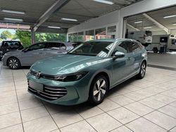 Grün metallic Gebraucht 2024 VW Passat Kombi | 38.700 € (Guter Preis)