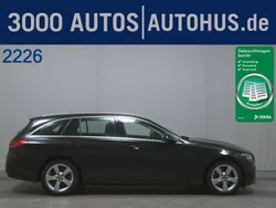 Obsidianschwarz metallic Gebraucht 2022 Mercedes C200 Avantgarde Kombi | 25.880 € (Superpreis)
