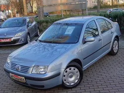 Blau Gebraucht 2005 VW Bora Limousine | 4.680 €