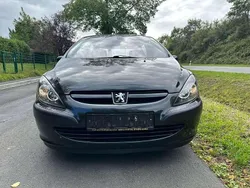 Pantherschwarz Gebraucht 2004 Peugeot 307 Tendance Kleinwagen | 2.000 € (Fairer Preis)