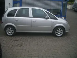 Silber Gebraucht 2010 Opel Meriva Van / Kleinbus | 3.790 € (Fairer Preis)