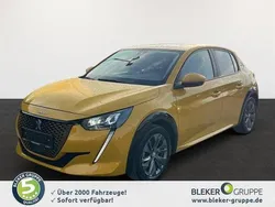 Faro gelb Gebraucht 2021 Peugeot e-208 Active Kleinwagen | 14.480 € (Fairer Preis)