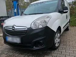 Weiß Gebraucht 2013 Opel Combo Van / Kleinbus | 4.000 € (Guter Preis)