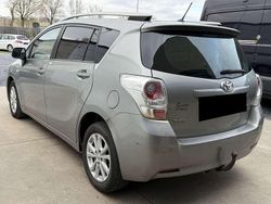 Grau Gebraucht 2012 Toyota Verso Edition Van / Kleinbus | 5.100 €