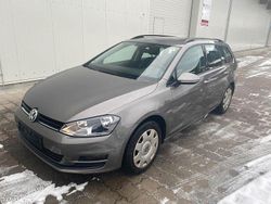 Grau Gebraucht 2016 VW Golf VII Comfortline Kombi | 8.900 € (Superpreis)