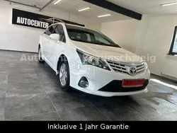 Weiß Gebraucht 2012 Toyota Avensis Life Kombi | 8.450 € (Etwas zu teuer)