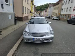 Silber Gebraucht 2007 Mercedes C220 Limousine | 3.800 €