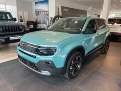 Blau Neu 2024 Jeep Avenger EV Summit SUV | 39.900 € (Etwas zu teuer)