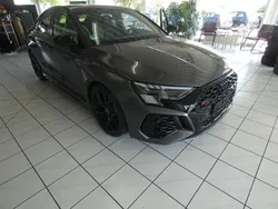 Grau Gebraucht 2023 Audi RS3 Sport Kleinwagen | 63.800 € (Etwas zu teuer)