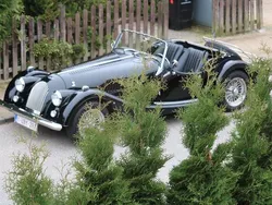 Schwarz Gebraucht 2018 Morgan Plus 4 Cabrio | 57.000 €