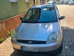 Grau Gebraucht 2002 Ford Fiesta Kleinwagen | 1.100 € (Fairer Preis)
