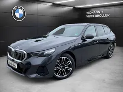 Grau Gebraucht 2024 BMW 540 Comfort Edition Kombi | 70.090 €