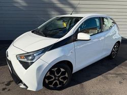 Weiß Gebraucht 2021 Toyota Aygo X-play Kleinwagen | 9.700 € (Fairer Preis)