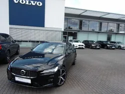 Schwarz Gebraucht 2024 Volvo S60 Plus Limousine | 38.500 € (Fairer Preis)