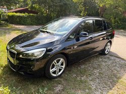 Schwarz Gebraucht 2016 BMW 220 Gran Tourer Performance Van / Kleinbus | 17.990 € (Fairer Preis)