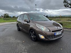 Braun Gebraucht 2010 Renault Grand Scénic III Luxe Van / Kleinbus | 2.800 € (Fairer Preis)