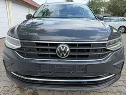Grau Gebraucht 2021 VW Tiguan Life SUV | 17.900 € (Superpreis)