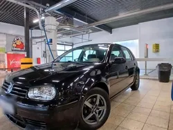 Schwarz Gebraucht 2003 VW Golf IV Limousine | 2.100 €