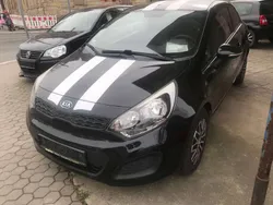 Schwarz Gebraucht 2012 Kia Rio Attract Limousine | 5.490 € (Guter Preis)