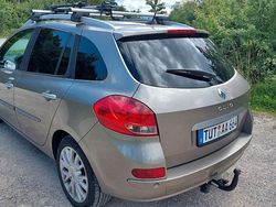 Beige Gebraucht 2009 Renault Clio II Luxe Limousine | 2.300 € (Guter Preis)