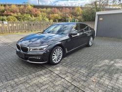 Grau Gebraucht 2017 BMW 740 Limousine | 32.000 € (Fairer Preis)