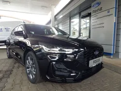 Schwarz Gebraucht 2023 Ford Focus ST-Line Limousine | 24.890 € (Fairer Preis)