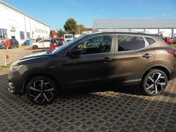 Braun Gebraucht 2021 Nissan Qashqai Akari SUV | 19.900 € (Fairer Preis)