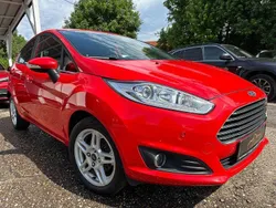 Rot Gebraucht 2015 Ford Fiesta Titanium Kleinwagen | 8.900 € (Fairer Preis)