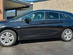 Schwarz Gebraucht 2017 Opel Astra Dynamic Kombi | 9.950 € (Fairer Preis)