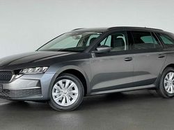Grau Gebraucht 2024 Skoda Octavia Selection Kombi | 31.970 € (Guter Preis)