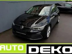 Deep black perleffekt Gebraucht 2022 VW Golf VIII Life Limousine | 19.970 €