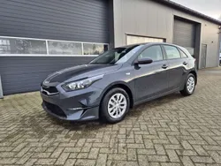 Zilinaschwarz metallic Neu 2025 Kia Ceed Vision Limousine | 24.239 € (Guter Preis)