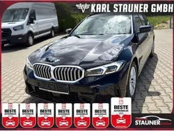 Black sapphire metallic (metallic) Gebraucht 2023 BMW 320 M Sport Kombi | 37.280 € (Superpreis)