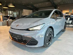 Grau Neu 2025 Cupra Born Kleinwagen | 46.280 €