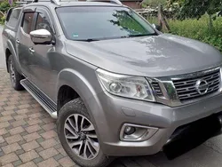 Grau Gebraucht 2016 Nissan Navara Abholung | 16.800 € (Fairer Preis)
