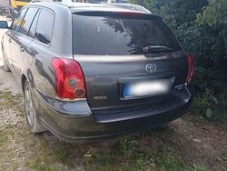 Grau Gebraucht 2006 Toyota Avensis Executive Kombi | 1.000 € (Superpreis)